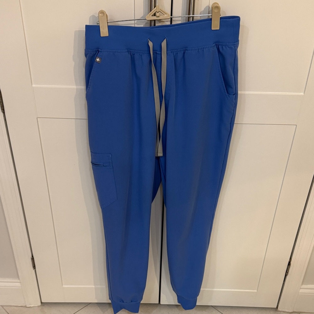 Women’s Figs Zamora High Waisted Medium Petite Scrub bottoms